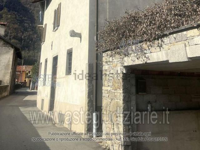 Appartamento in vendita di 323 m² in Via Sant&apos Anna, 8