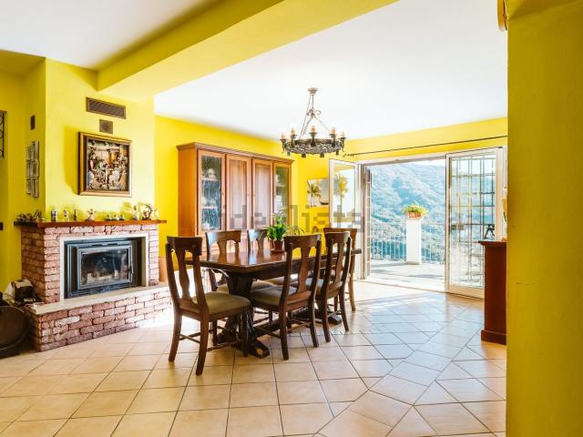 Appartamento in vendita di 324 m² in Via Caperana Case Sparse
