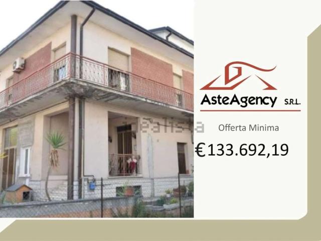 Appartamento in vendita di 324 m² in Via Alessandro Tassoni, 5