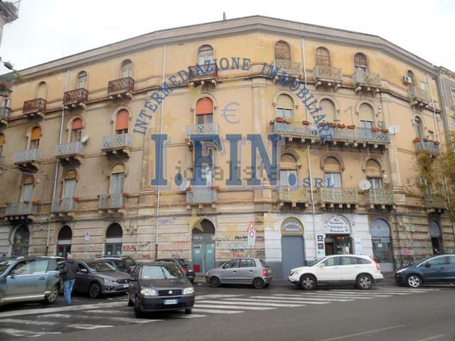 Appartamento in vendita di 325 m² in Via Antonino di Sangiuliano