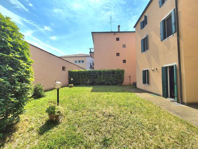 Appartamento in vendita di 325 m² in Via Beato Pellegrino