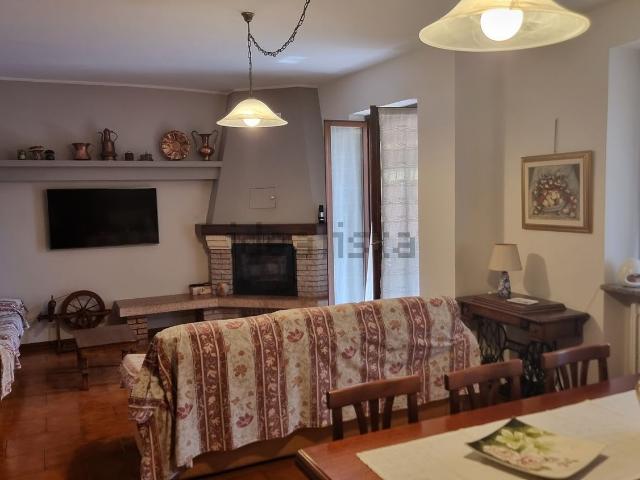 Appartamento in vendita di 325 m² in Via della Chiesa, 2