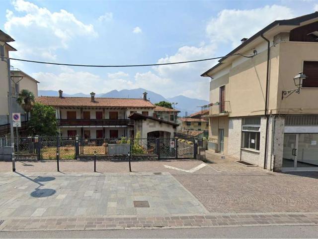 Appartamento in vendita di 325 m² in Via Roma, 25