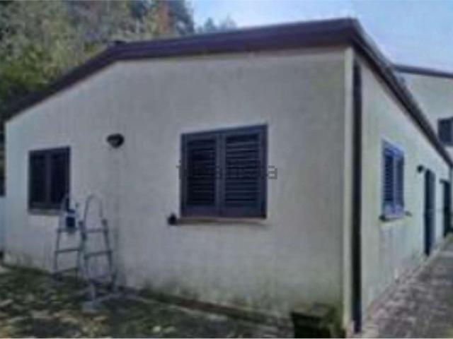 Appartamento in vendita di 325 m² in Frazione Sappanico, 144
