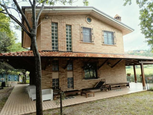 Appartamento in vendita di 325 m² in Strada Statale 16 Adriatica