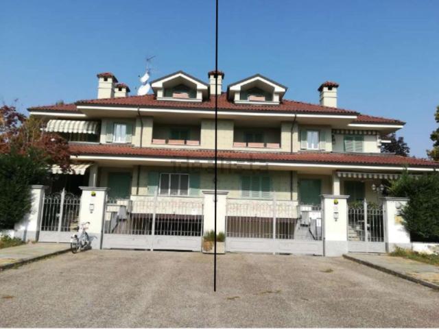 Appartamento in vendita di 326 m² in Via Luigi Einaudi
