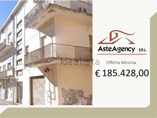Appartamento in vendita di 327 m² in Largo Siena, 19