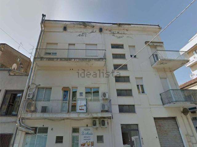 Appartamento in vendita di 327 m² in Largo Siena, 19