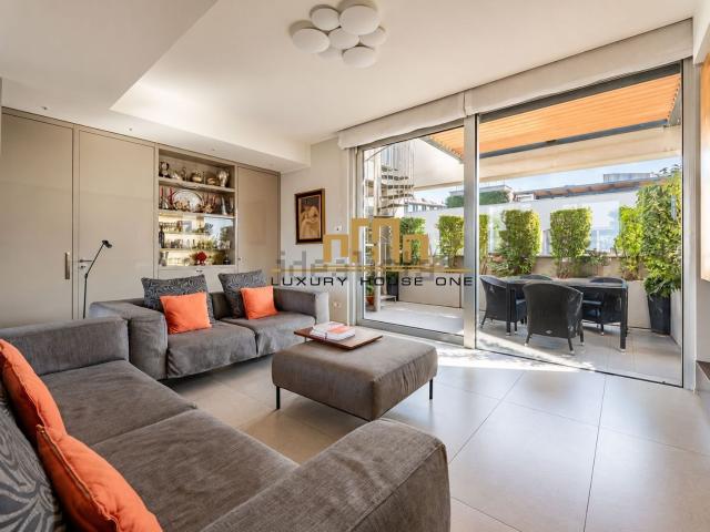 Appartamento in vendita di 329 m² in Via Vincenzo Capelli, 5