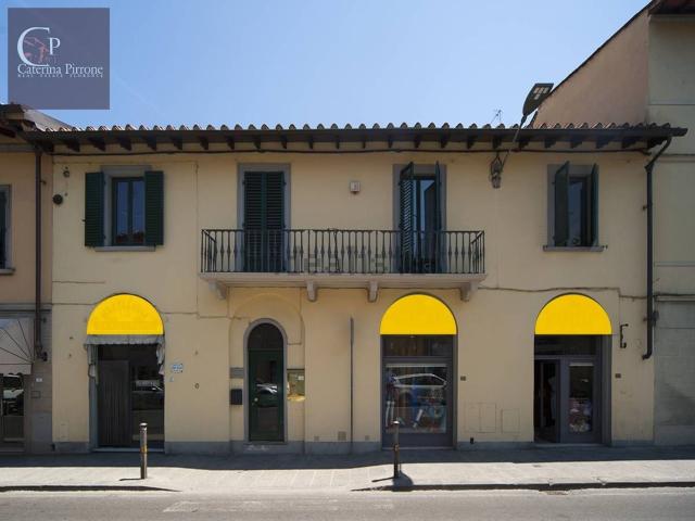 Appartamento in vendita di 330 m² in Via Chiantigiana, 220