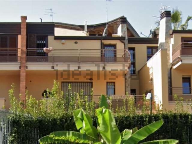 Appartamento in vendita di 330 m² in Via Aspromonte