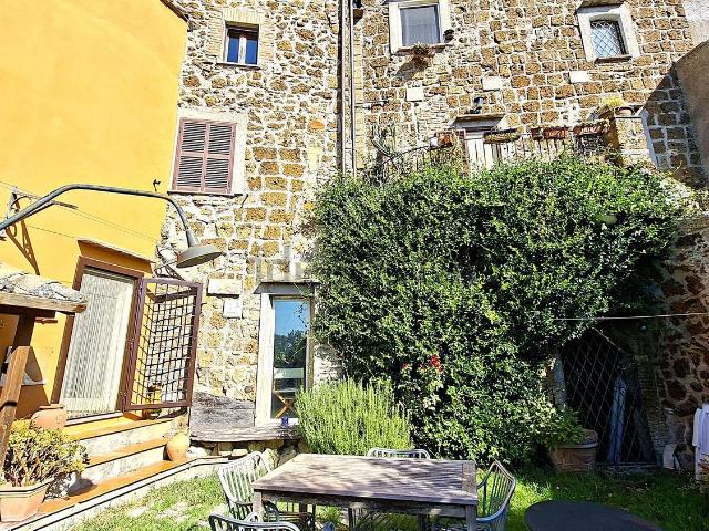 Appartamento in vendita di 330 m² in Via Giordano Bruno