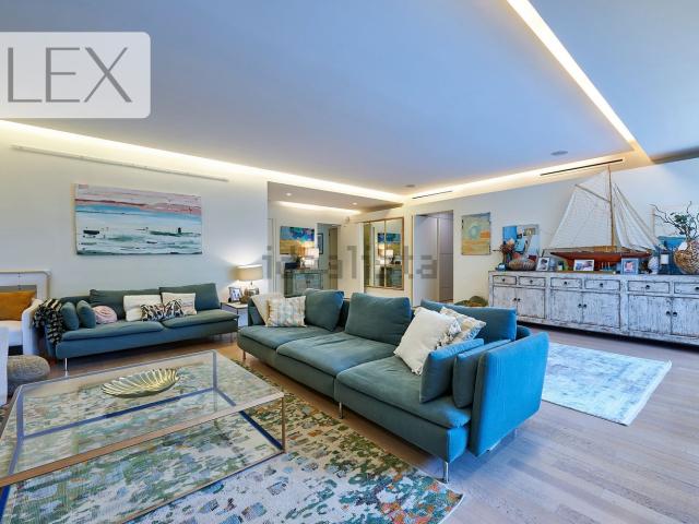 Appartamento in vendita di 330 m² in Via di Villa Chigi