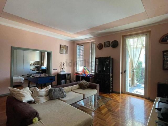 Appartamento in vendita di 330 m² in Via Fratelli Cairoli