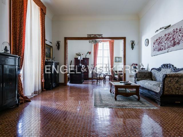 Appartamento in vendita di 330 m² in Via Malta, 43