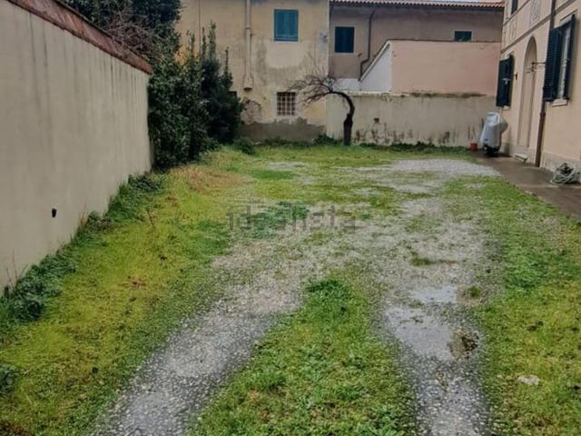 Appartamento in vendita di 330 m² in Via Vittorio Corcos