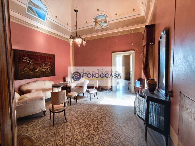 Appartamento in vendita di 330 m² in Piazza Sant&apos Oronzo