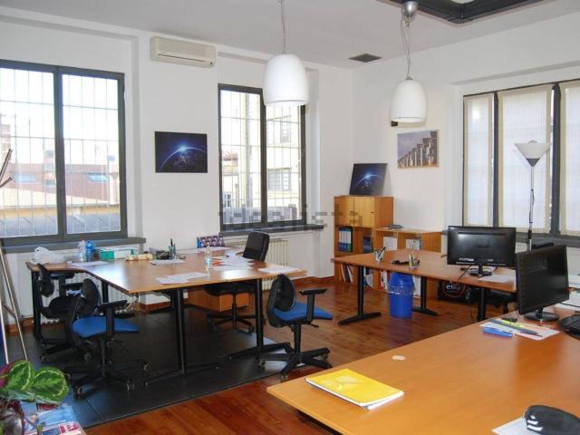 Appartamento in vendita di 331 m² in Via Ascanio Sforza, 53
