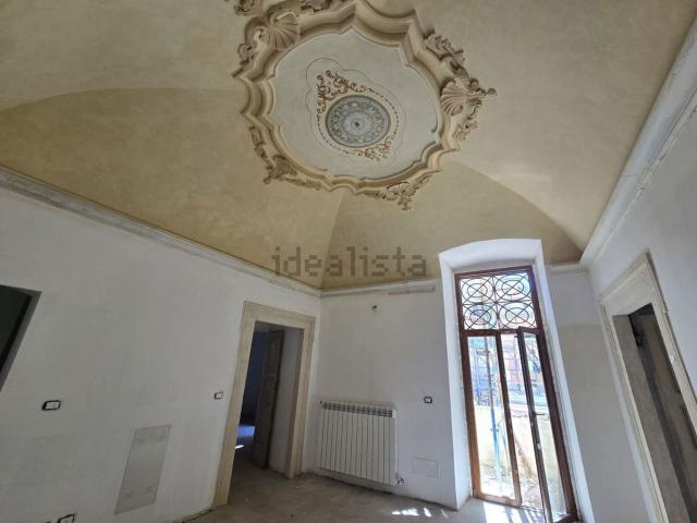 Appartamento in vendita di 333 m² in Via Rocca di Corno, 2