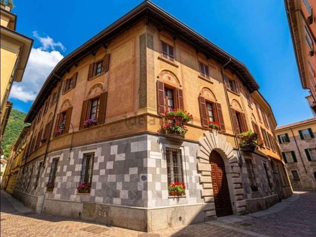 Appartamento in vendita di 335 m² in Via Bonanomi, 1