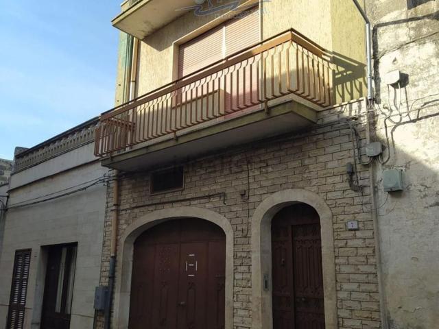 Appartamento in vendita di 335 m² in Via G. Cesare, 9