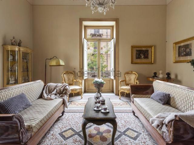 Appartamento in vendita di 336 m² in Via XX Settembre