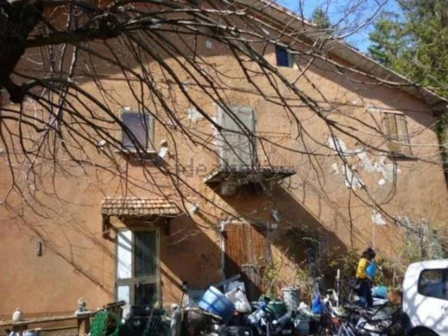 Appartamento in vendita di 336 m² in Località Benamati, 4