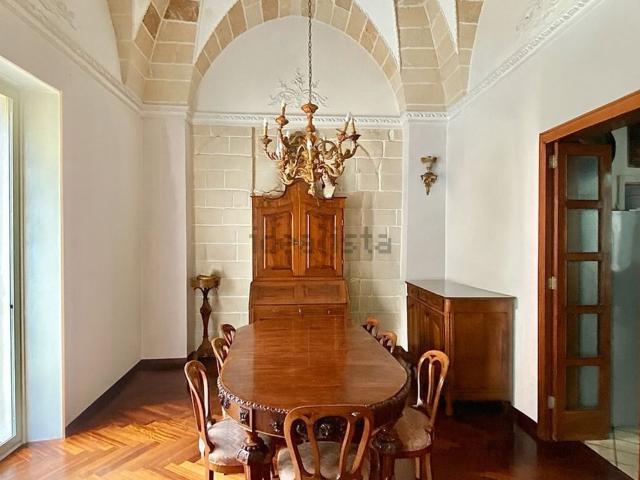 Appartamento in vendita di 337 m² in Via Francesco Rubichi