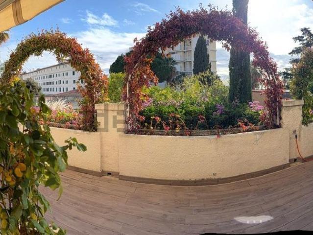 Appartamento in vendita di 338 m² in Via Nuvoloni, 65