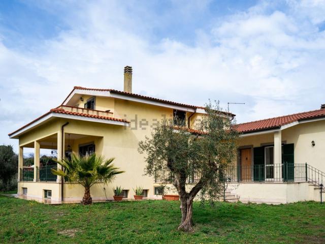 Appartamento in vendita di 339 m² in Via del Praticello Alto, 34