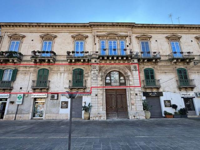 Appartamento in vendita di 340 m²