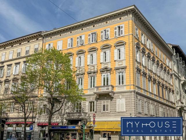 Appartamento in vendita di 340 m² in Via Cesare Battisti, 26