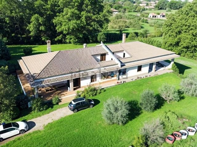 Appartamento in vendita di 340 m² in Via del Pepe, 2