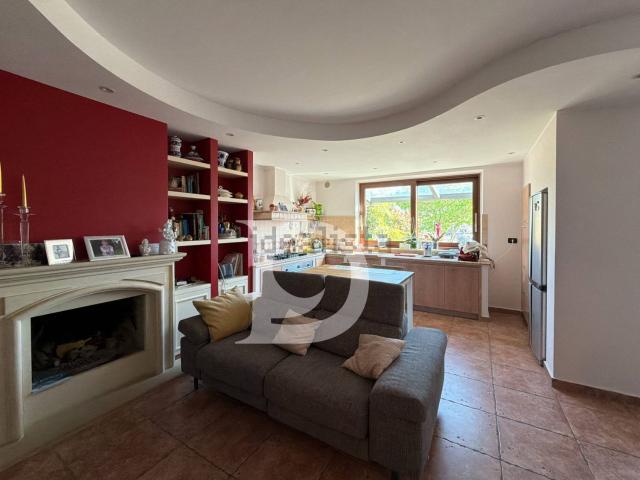 Appartamento in vendita di 340 m² in Via Italo Giovannucci
