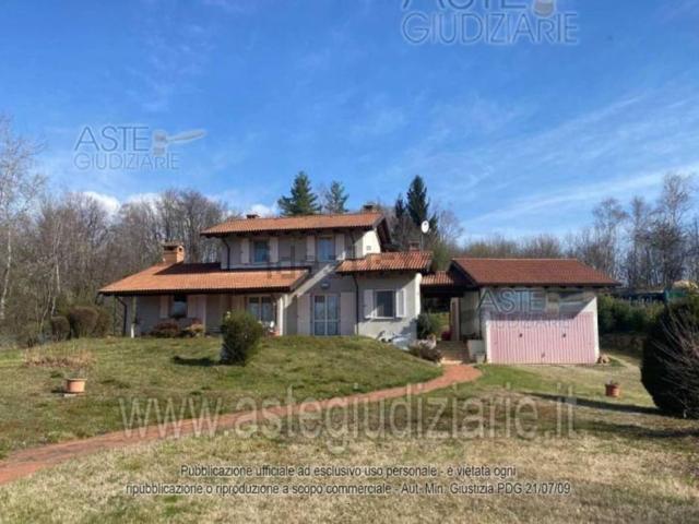 Appartamento in vendita di 340 m² in Via per Andrate, 4