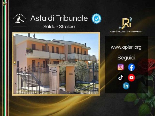 Appartamento in vendita di 340 m² in Viale IV Novembre, 24