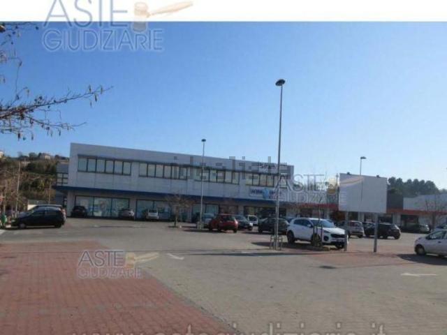 Appartamento in vendita di 341 m² in Via Guglielmo Marconi