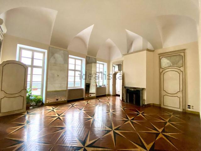 Appartamento in vendita di 341 m² in Via Maria Vittoria, 15