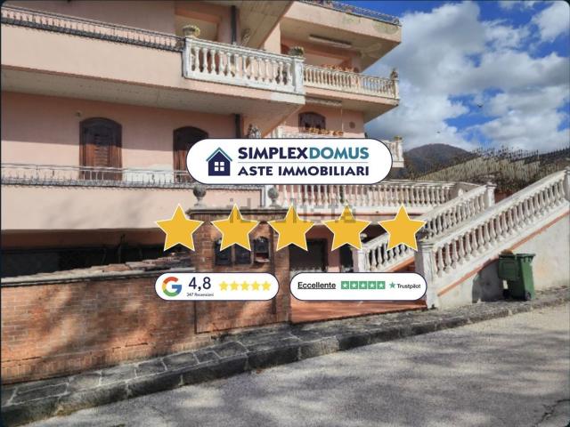 Appartamento in vendita di 343 m² in Via Aldo Moro