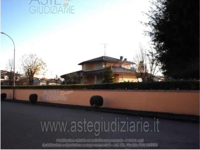 Appartamento in vendita di 343 m² in Via Pescara, 15
