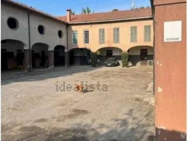 Appartamento in vendita di 345999 m² in Via Chiusa, 103