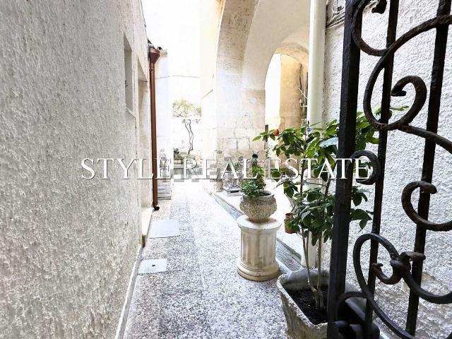 Appartamento in vendita di 345 m² in Via San Pietro