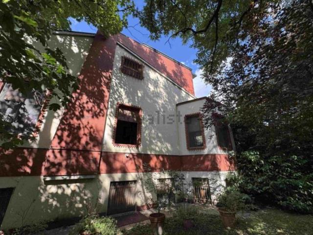 Appartamento in vendita di 345 m² in Via Tortona, 3
