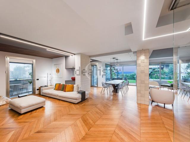 Appartamento in vendita di 348 m² in Via Mezzocolle, 19