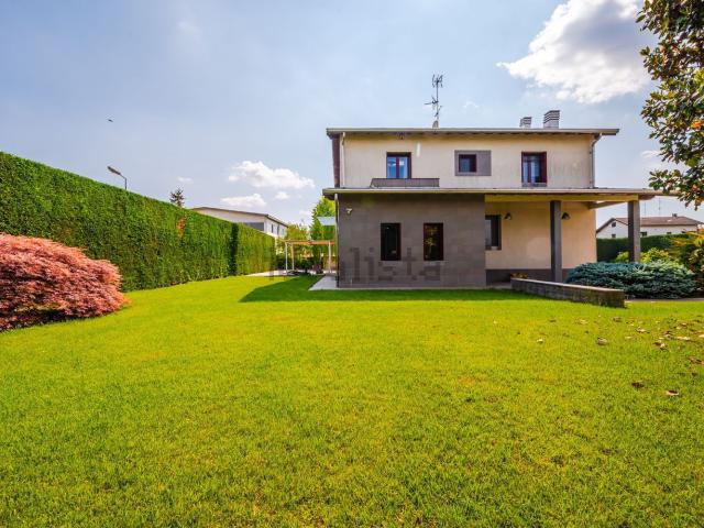 Appartamento in vendita di 349 m² in Via Fratelli Bandiera, 31