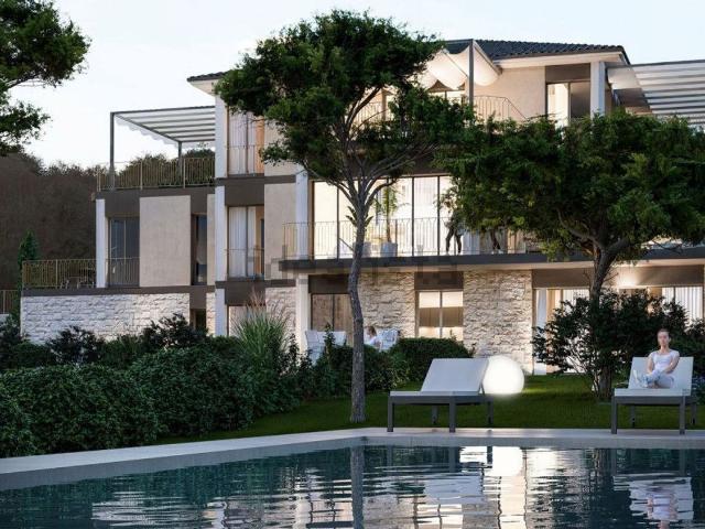 Appartamento in vendita di 350 m² in Via Battaglione Monte Berico