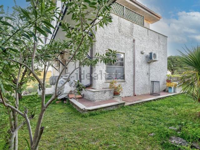 Appartamento in vendita di 350 m² in Via Guastatori del Genio