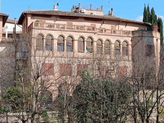 Appartamento in vendita di 350 m² in Via del Lauro