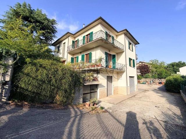 Appartamento in vendita di 350 m² in Via Francesco Petrarca