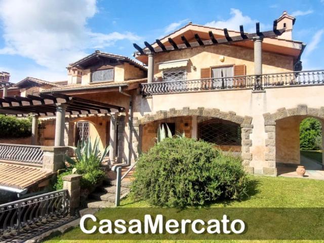 Appartamento in vendita di 350 m² in Via Frascati